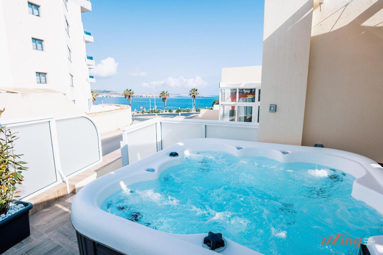 Stunning Holiday Villa With A Heated Jacuzzi St. Paul's Bay Exterior photo